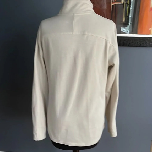 Ultimate Terrain light tan rubber snap shoulder/collar lightweight sweatshirt. M - Picture 4 of 6